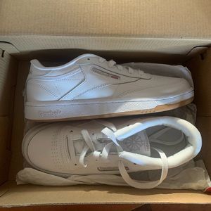 Reebok size 6.5 men/ 8 women